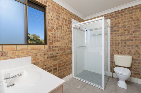 Golden Beach Motor Inn - Inverell Accommodation 1