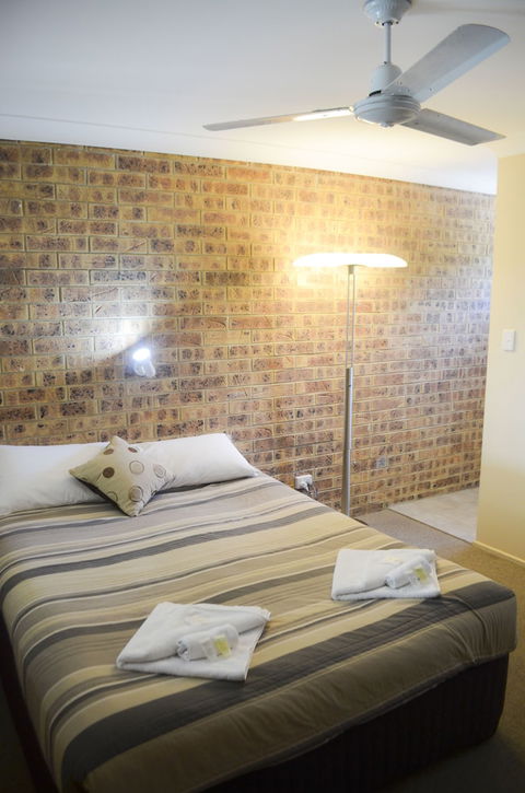 Golden Beach Motor Inn - Inverell Accommodation 5