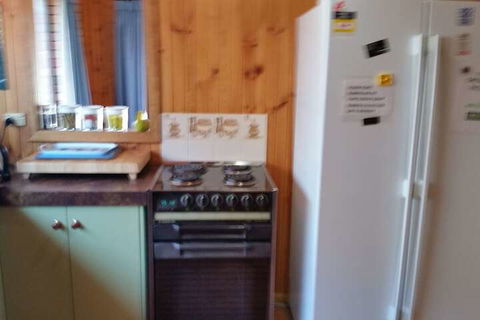 Bott's Beach Retreat - Inverell Accommodation 2