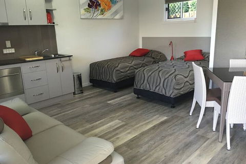 Athena Motel Apartments - Inverell Accommodation 6