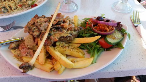 Cafe Amphora - Inverell Accommodation 33