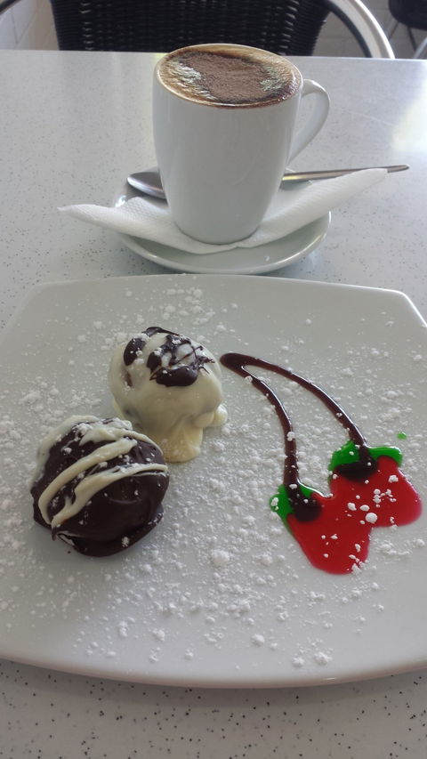 Cafe Amphora - Inverell Accommodation 37
