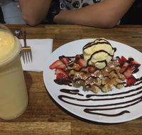 Clyde Treats Petite Yum - Inverell Accommodation