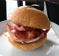 Bread  Butter - Inverell Accommodation