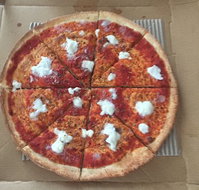 Crust Gourmet Pizza - Inverell Accommodation