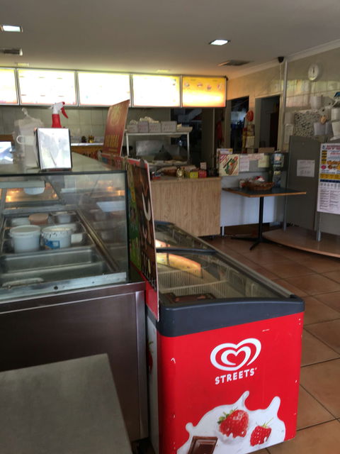 Fish & Treat - Inverell Accommodation 0