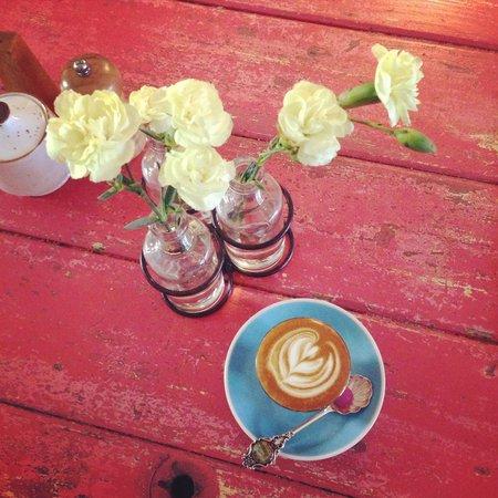 Favourite Chair Cafe - Inverell Accommodation 0