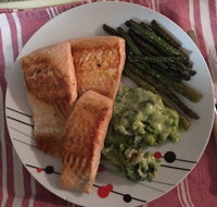 DnJ Fresh Seafoods - Inverell Accommodation