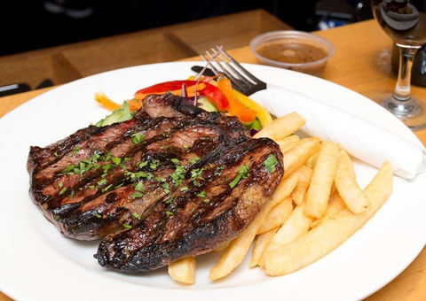 Adam’s Tavern - Inverell Accommodation 0
