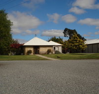 Malcolm Creek Vineyard - Inverell Accommodation