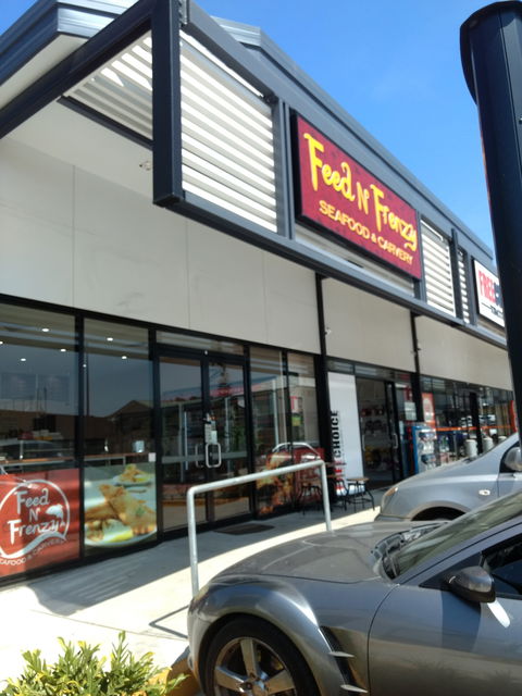 Feed 'n' Frenzy - Inverell Accommodation 0