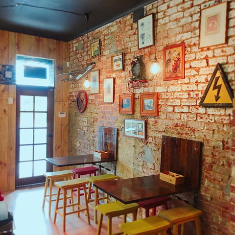 Hog A Burger - Inverell Accommodation 0