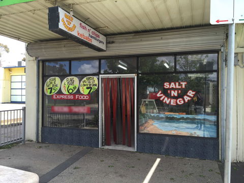Salt 'N' Vinegar Fish And Chips - Inverell Accommodation 0