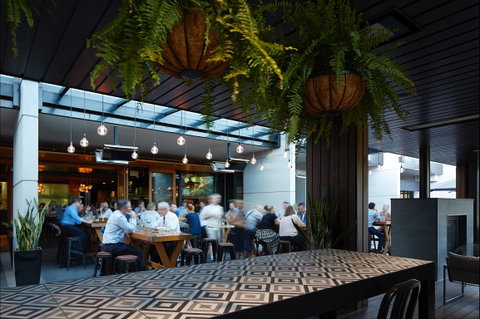Ostani Lounge, Bar & Restaurant - Inverell Accommodation 1