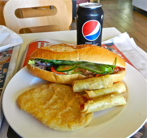 VN Wrap 'n' Roll - Sunshine North - Inverell Accommodation 0