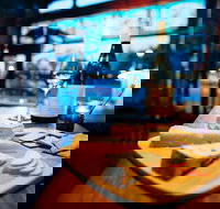 Laura St Seafood - Inverell Accommodation