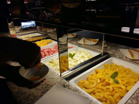 The Grange Buffet - Inverell Accommodation 0