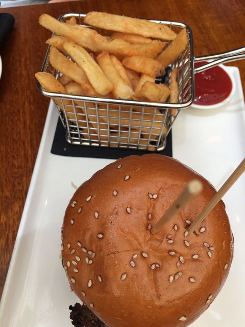 Adelphi Grill - Inverell Accommodation 4
