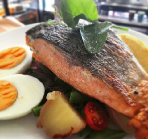 The Empire Cafe - Inverell Accommodation 9