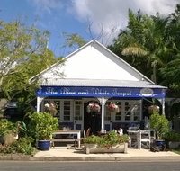 The Blue and White Teapot Cafe - Inverell Accommodation