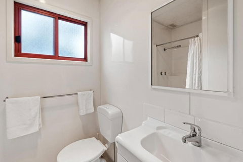 Discovery Parks Melbourne - Inverell Accommodation 4