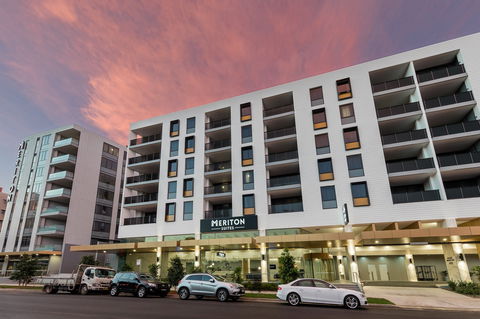 Meriton Suites Sydney Airport - Inverell Accommodation 1