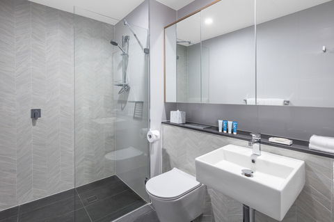 Meriton Suites Sydney Airport - Inverell Accommodation 7