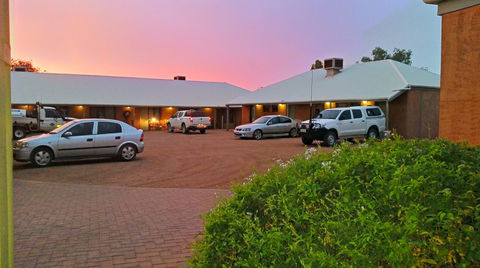 Mud Hut Motel - Inverell Accommodation 1