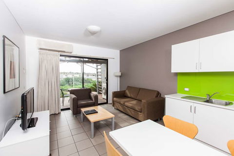 Majestic Oasis Apartments - Inverell Accommodation 2