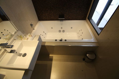 Holiday Inn Warwick Farm - Inverell Accommodation 5