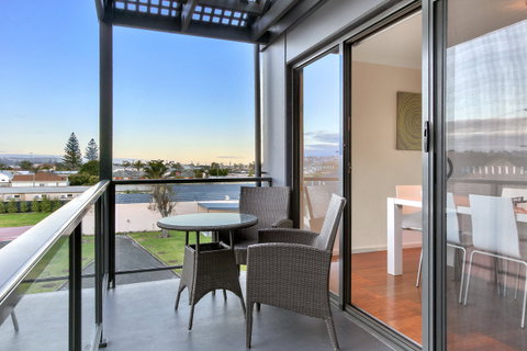 Bellevue on the Lakes - Inverell Accommodation 1
