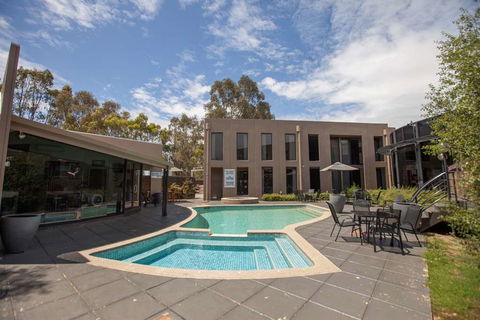 Dingley International Hotel - Inverell Accommodation 1