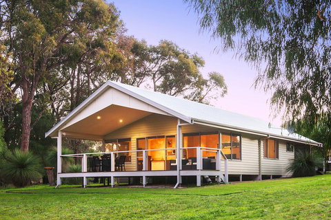 Acacia Chalets Margaret River - Inverell Accommodation 0
