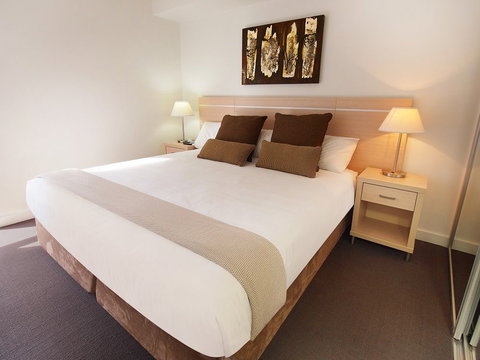 Oaks Festival Towers - Inverell Accommodation 1