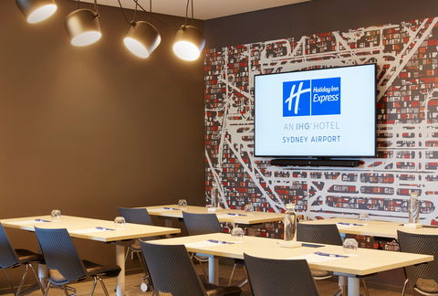 Holiday Inn Express Sydney Airport - Inverell Accommodation 11