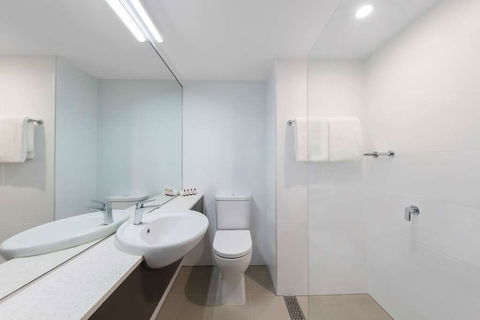 Travelodge Sydney Airport - Inverell Accommodation 7
