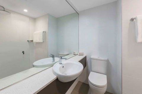 Travelodge Sydney Airport - Inverell Accommodation 8