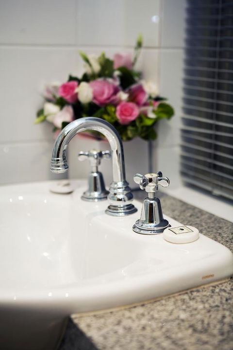 University House - ANU - Inverell Accommodation 2