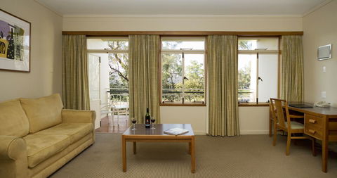 University House - ANU - Inverell Accommodation 4