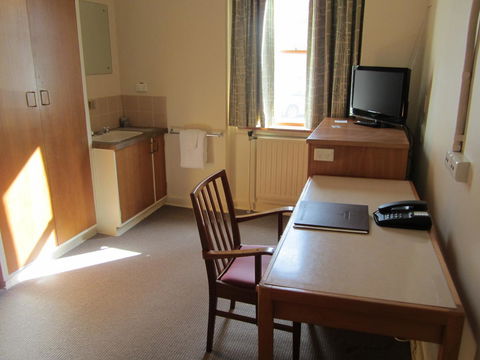 University House - ANU - Inverell Accommodation 44