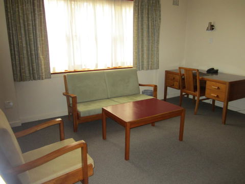 University House - ANU - Inverell Accommodation 38