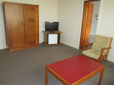 University House - ANU - Inverell Accommodation 41