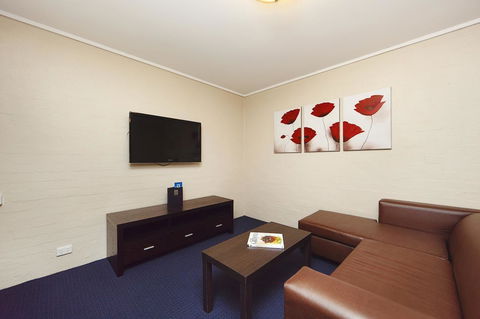 Ibis Styles Canberra - Inverell Accommodation 13