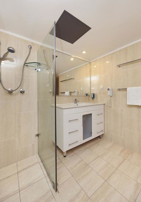 Ibis Styles Canberra - Inverell Accommodation 19