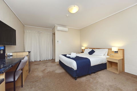 Ibis Styles Canberra - Inverell Accommodation 18