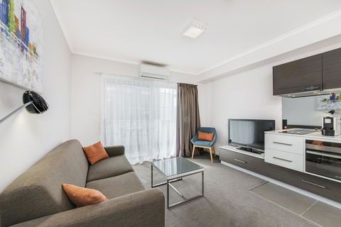 Abode Tuggeranong - Inverell Accommodation 5