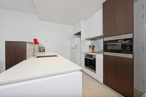 Realm Park 39 Barton ACT - Inverell Accommodation 11