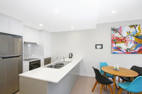 IQ Smart Apartments 704 Braddon ACT - Inverell Accommodation 3