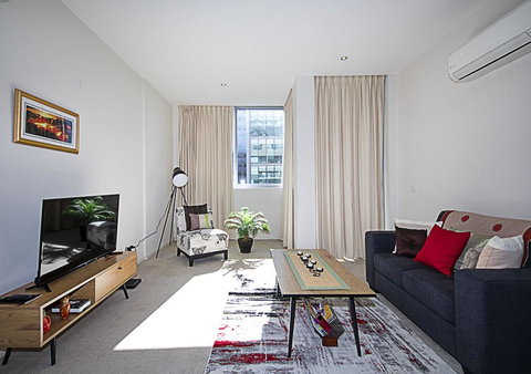 Spacious 1BR Stylish New Acton Apartment +Parking - Inverell Accommodation 2