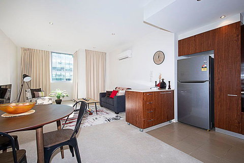 Spacious 1BR Stylish New Acton Apartment +Parking - Inverell Accommodation 5